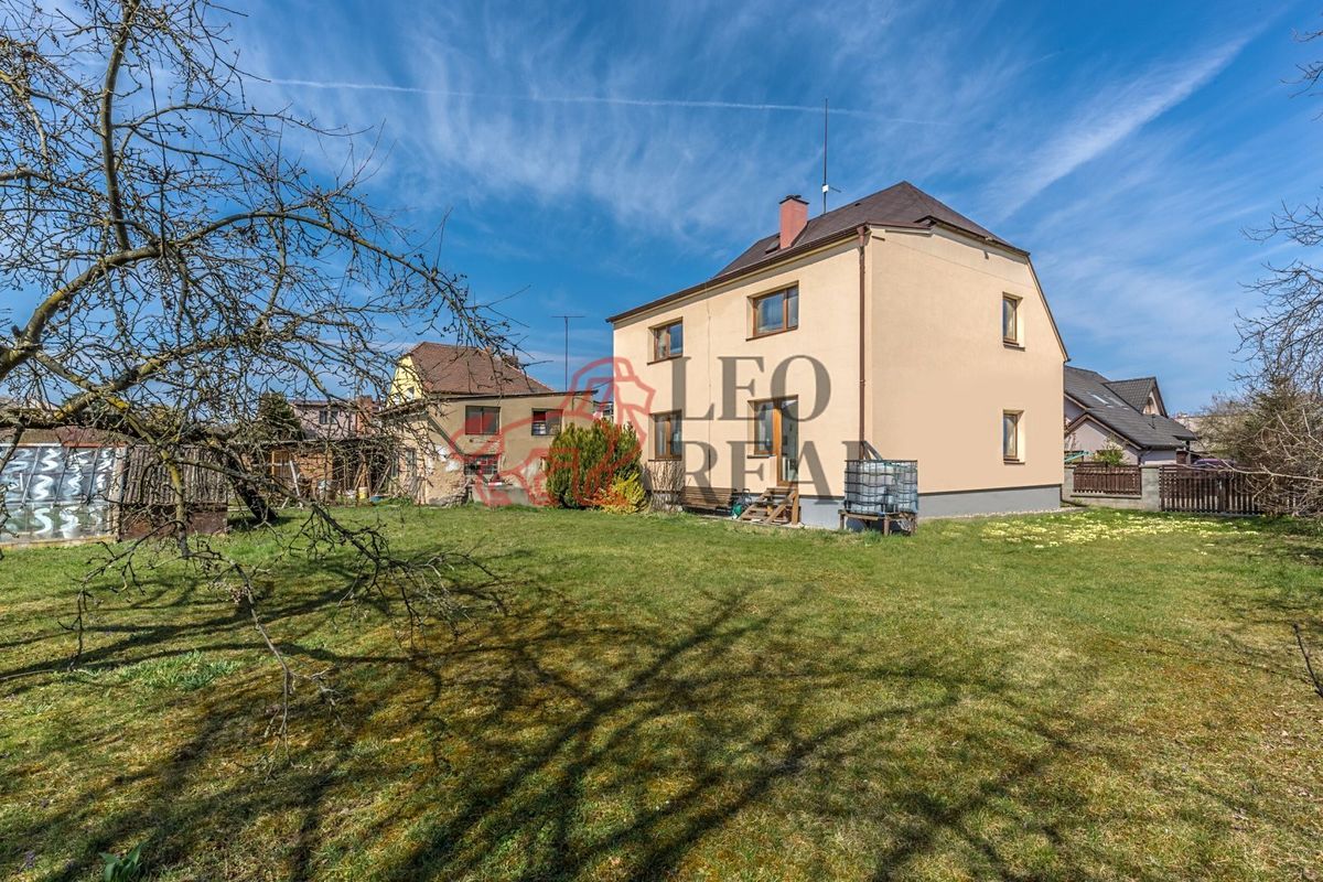 Prodej rodinného domu 200 m², pozemek 1201 m²